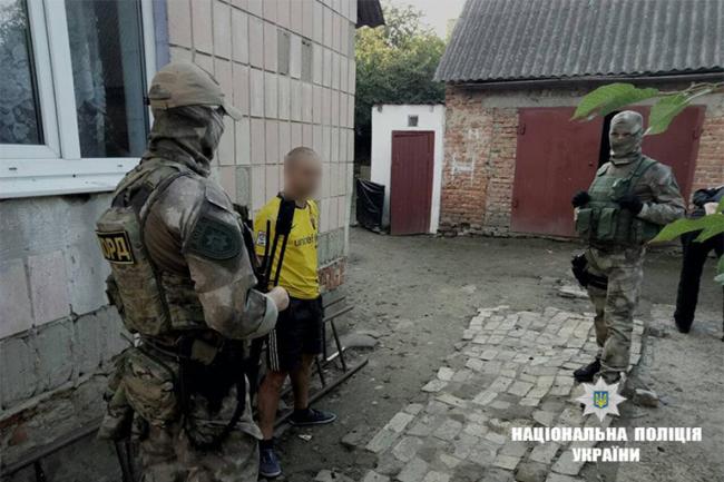 Прикарпатські поліцейські затримали у Рівному злочинну групу, причетну до розбоїв, грабежів та крадіжок