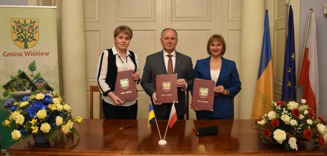 Привільненська громада у Польщі підписала угоду про співробітництво із гміною Вішнєв 