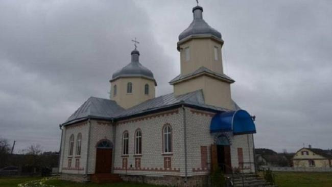 Релігійний конфлікт у Мащі триває: прихильники ПЦУ вдруге повернули місцевий храм