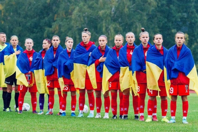 Рівненські футболістки поїхали в Умань на зустріч з «Пантерами»