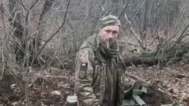 Росіяни примушують полонених українських воїнів через мінні поля носити їм боєприпаси