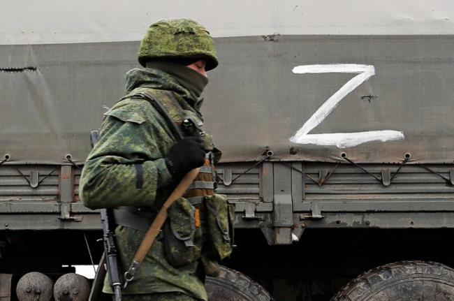 Росіяни розстріляли двох українських солдатів, які здалися в полон (ВІДЕО)