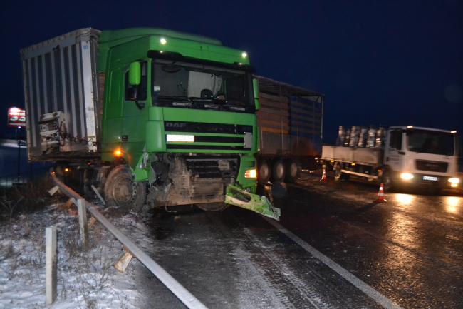 Рух на Київ-Чоп заблокувала вантажівка (оновлено)