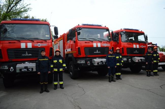 Рятувальники Рівненщини отримали нові пожежні машини