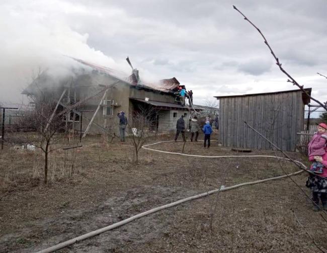 Рятувальники Вараша ліквідували пожежу у приватному господарстві