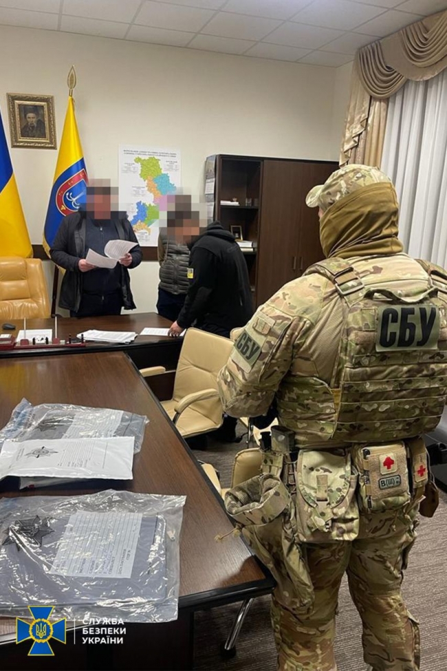 СБУ вилучила у заступника голови Одеської обласної військової адміністрації валюту та злитки золота