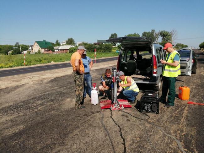 Якість ремонту дороги, який розпочала білоруська фірма, перевіряла столична фірма