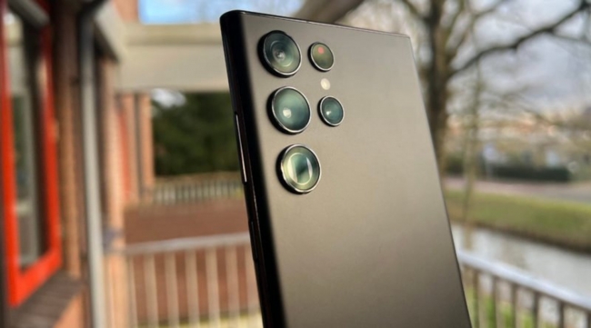 Смартфон Samsung на процесорі SnapDragon 8 другого покоління: новинка 2023 року