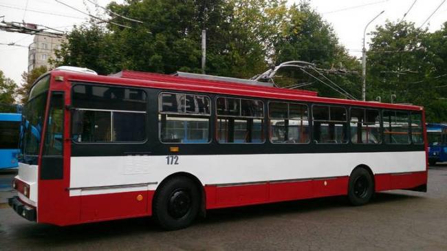 Старий тролейбус став майже новим 