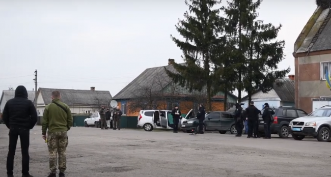 Судитимуть трьох мешканців Томашгорода, які перешкоджали поліції 
