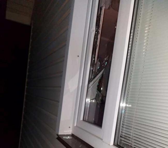 Священику на Рівненщині цеглиною розбили вікно (ФОТО)