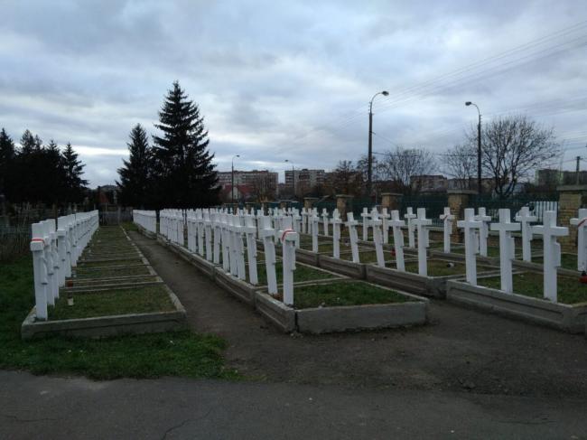 Поховання польських вояків на Дубенському цвинтарі