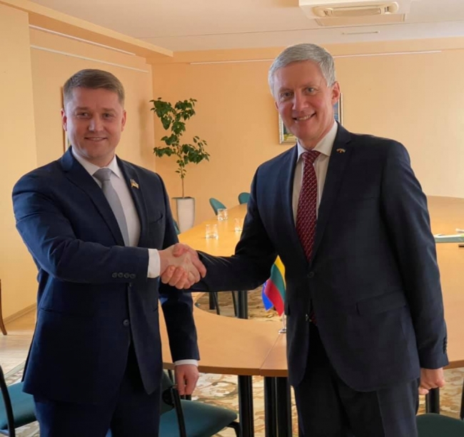 Третяк у Києві зустрівся із литовським послом