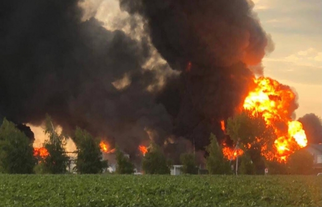 Три російські ракети зруйнували нафтобазу на Дніпропетровщині