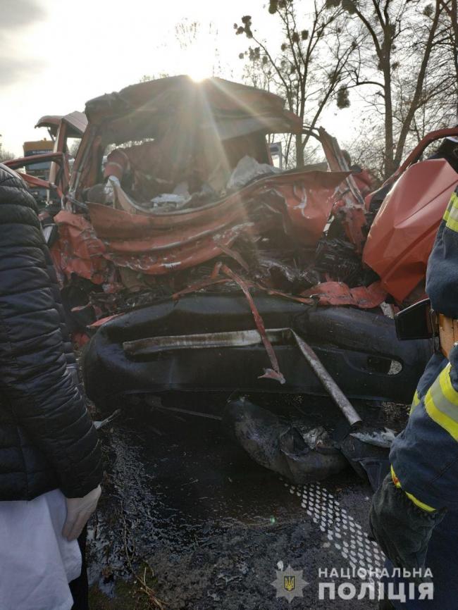 У ДТП на Рівненщині загинуло подружжя та водій, якого кілька разів затримували напідпитку