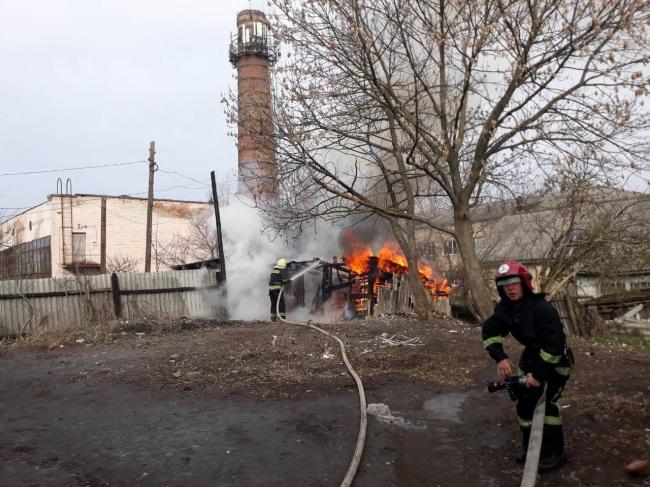 У центрі Дубна через пожежу перегорів кабель міської електромережі 