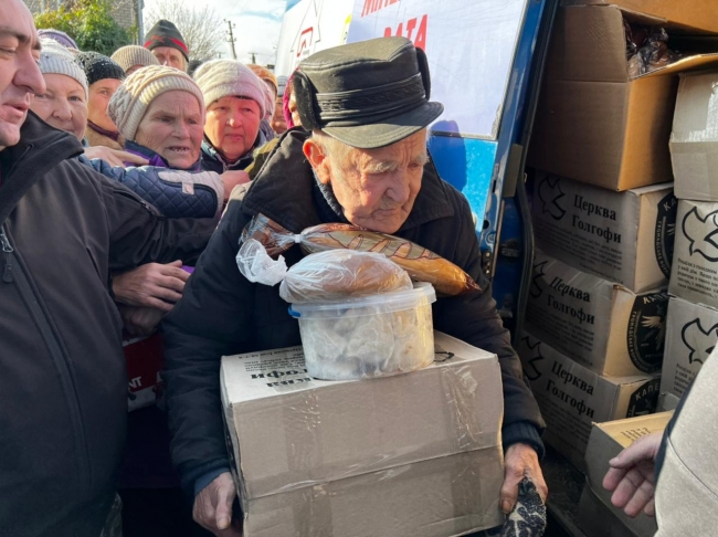 У Херсон привезли харчі з Рівненщини (ФОТО)