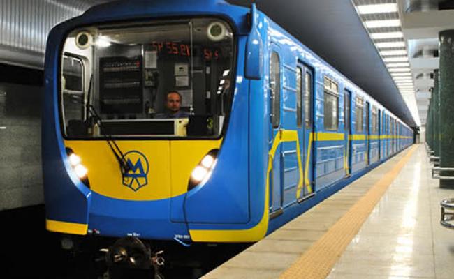 У Києві перекрили шість станцій метро