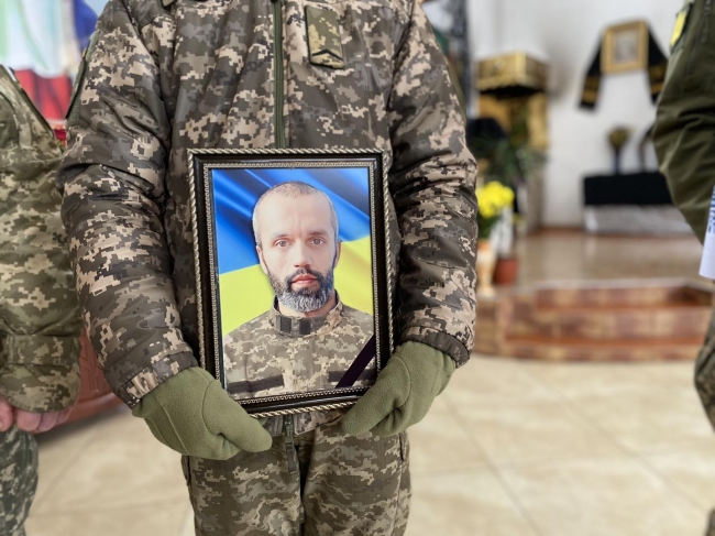 У Костополі поховали командира відділення мінування з Луганщини, який загинув на Донеччині