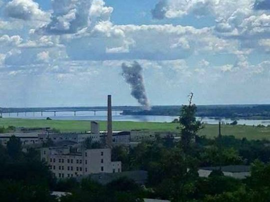 В окупантів проблеми: ЗСУ вдарили HIMARS`ом по мосту через Дніпро у Херсоні