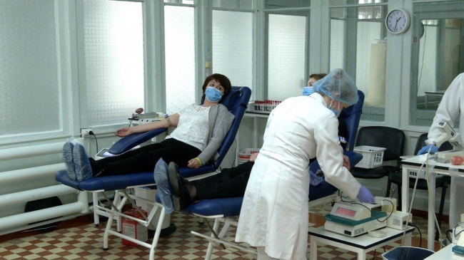 У Рівному обласний центр служби крові потребує донорів усіх груп: їх просять здати кров 