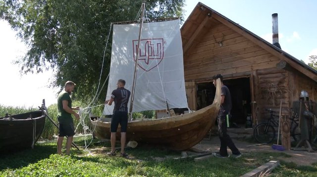 У Рівному відтворили шестиметровий скандинавський човен