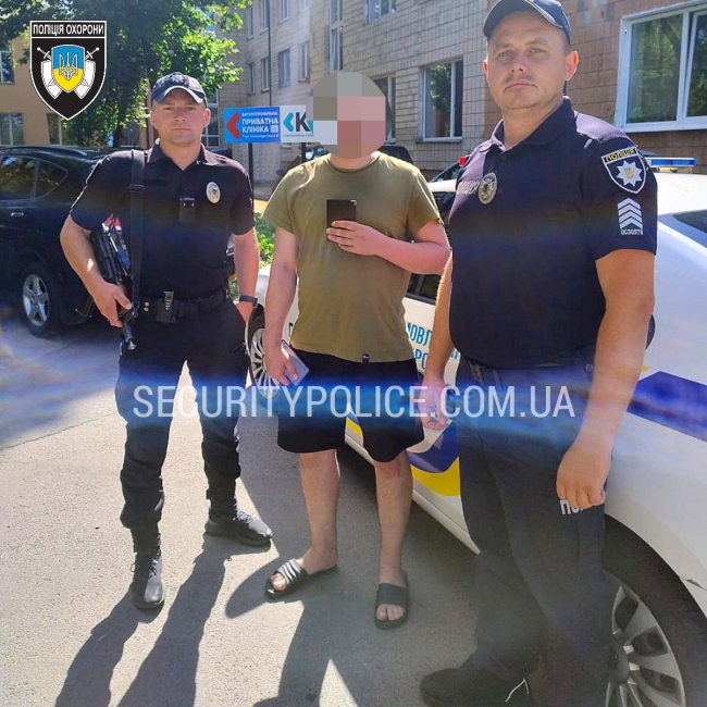 У Рівному військовику повернули загублений гаманець, який був з документами 