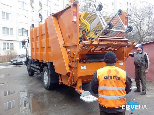 У Рівному з`явилася нова фірма, яка взялася за вивезення сміття 