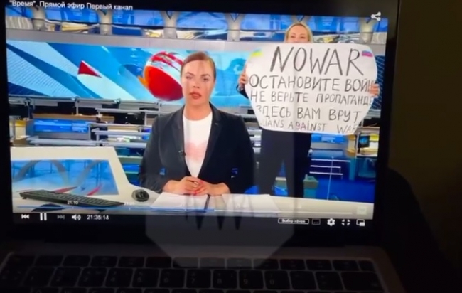 У Росії журналістка зірвала ТВ-ефір, бо не могла більше брехати (ВІДЕО)