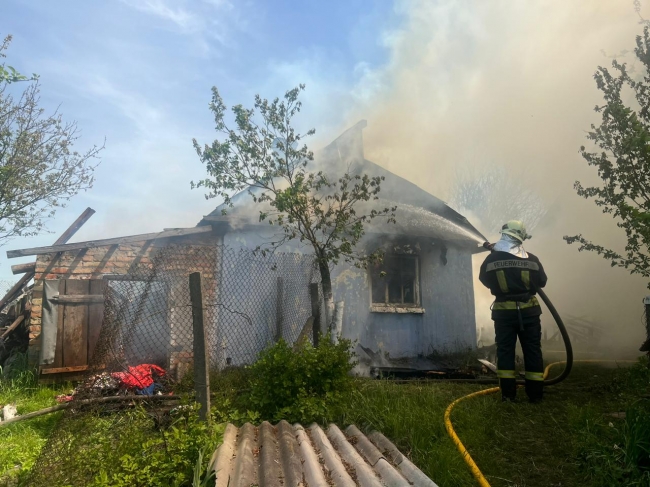 У селах на Рівненщині гасили три пожежі