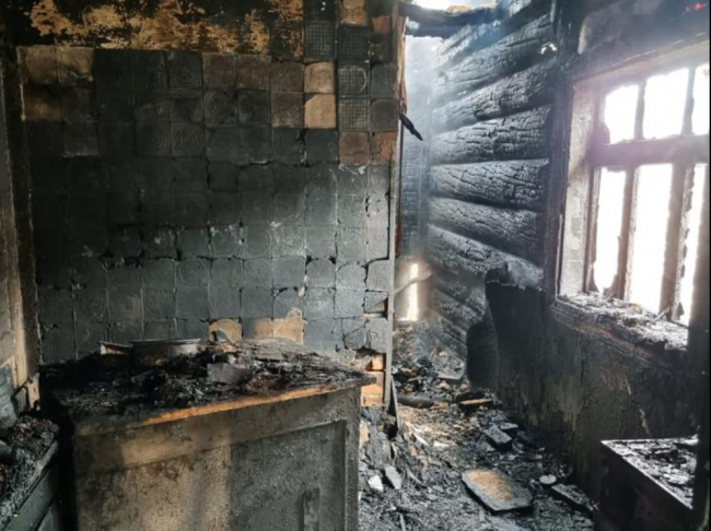 У згорілому будинку на Рівненщині знайшли тіло чоловіка