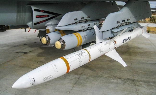 Українська авіація адаптувала ракету HARM до радянських винищувачів МіГ-29