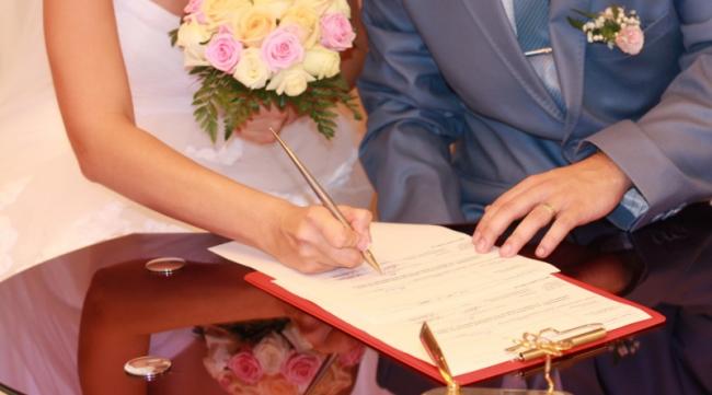 Управління юстиції підрахувало, скільки пар одружилося на Рівненщині у 2019 році