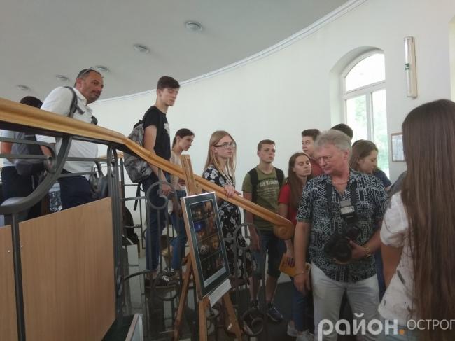 В Острозькій академії відкрили міжнародну виставку репортерських фотографій