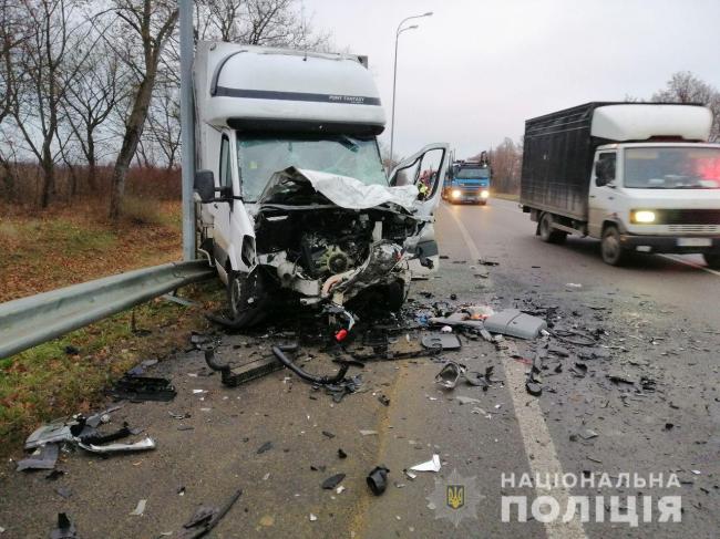 В поліції розповіли, хто спричинив ранкову автотрощу на «Київ – Чоп»