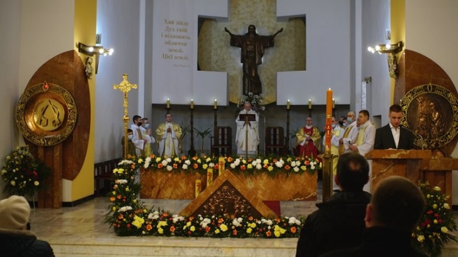 Пасхальна Вігілія в костелі Петра і Павла Рівного у 2021 році. Фото: Костянтин Гнітецький