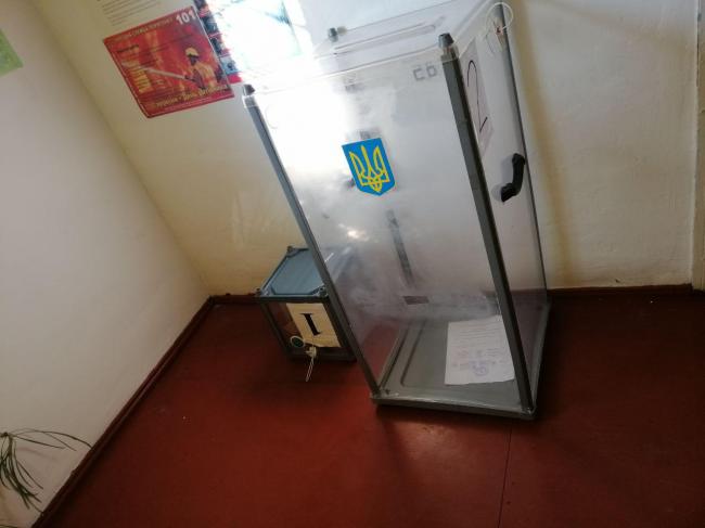 Вибори на Рівненщині: для села пошкодували виборчі скриньки