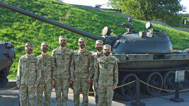 Військові ліцеїсти з Рівненщини пройшли у «Десні» обкатку танками