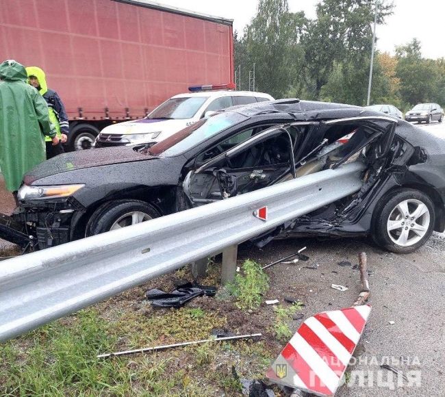 Водій, який був п`яним і автомобілем «Audi A6» скоїв ДТП з потерпілими на Гощанщині, свою провину не визнає