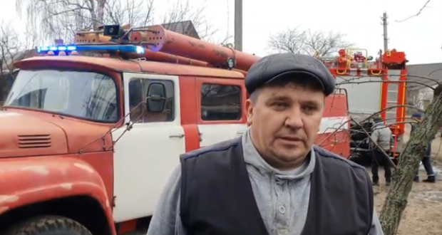 Волонтер з Рівненщини скуповує пожежні автомобілі і рятує людей