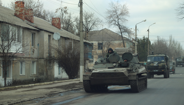 Ворожі танки повертаються з Сумщини в Росію з піднятими стволами 