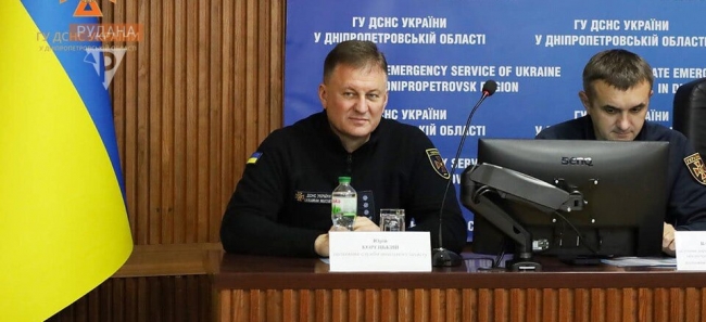 Юрій Корецький - на фото ліворуч 