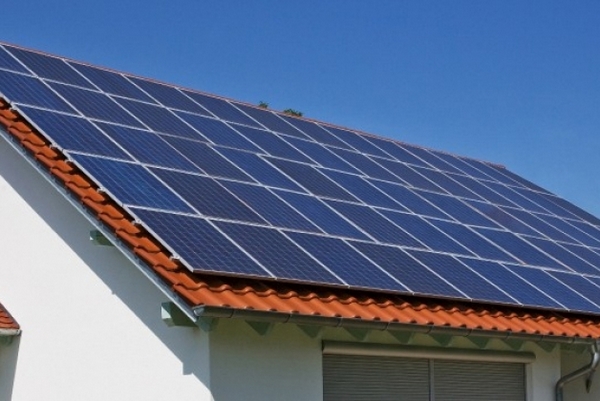 На Рівненщині заощаджують на електроенергії завдяки сонячним панелям