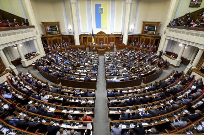 Засідання Верховної Ради щодо воєнного стану відбудеться о 16.00, бо депутати у роз’їздах
