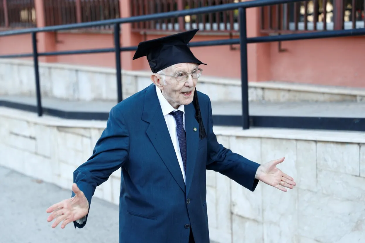 Здійснити мрію ніколи не пізно: став бакалавром у 96 років