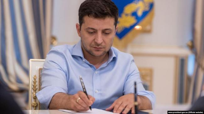 Зеленський підписав закон про підвищення мінімальної зарплати на 227 гривень