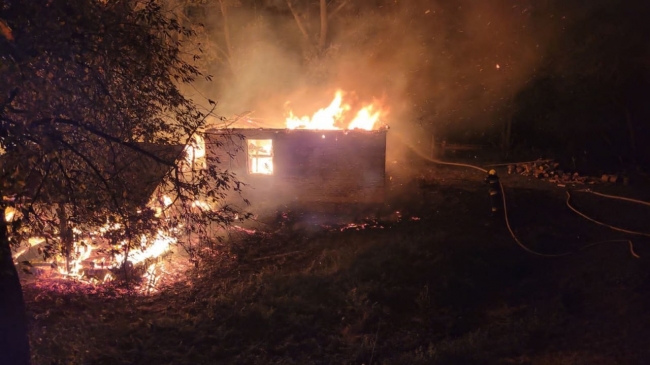 Жертви вогню: у Рівненському районі згоріли худоба, мотоцикл та велосипеди