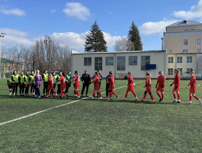 Жіноча команда народного клубу зазнала другої поразки у Вінниці
