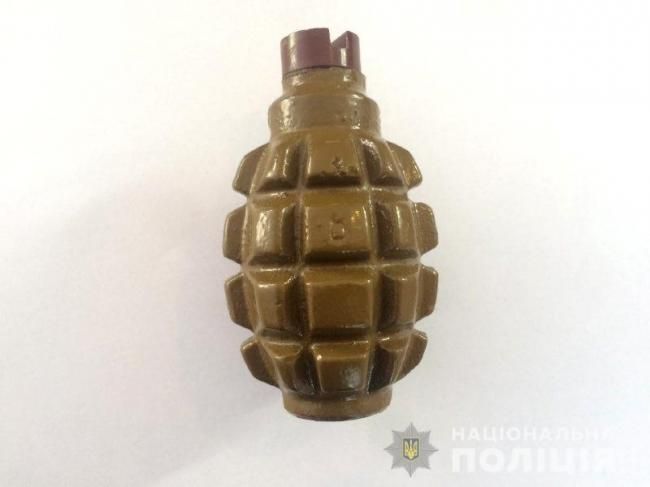 Житель Шпанова продав гранату поліцейським