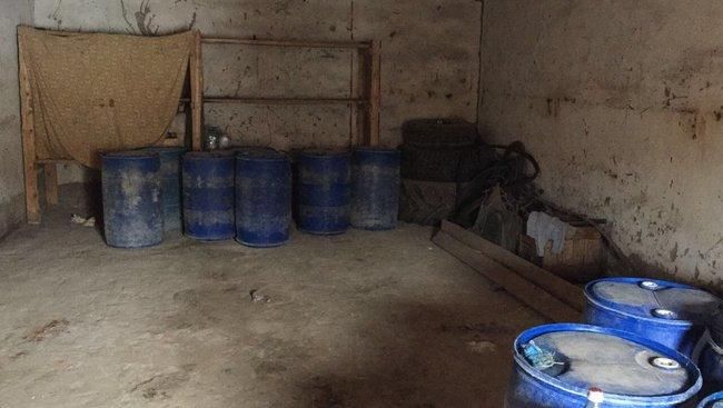 У гаражі знайшли горілки на понад мільйон гривень